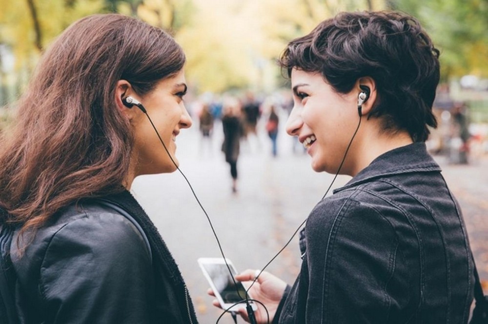 Análise revela que rádio gera mais exposição para músicas do que plataformas digitais