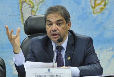 EM ANO ELEITORAL, SENADO TENTA AUMENTAR O ALCANCE E O PAPEL DAS RÁDIOS COMUNITÁRIAS