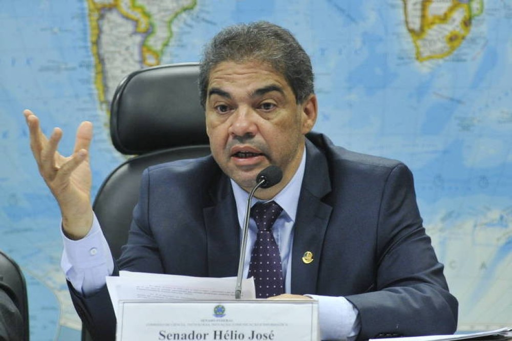 EM ANO ELEITORAL, SENADO TENTA AUMENTAR O ALCANCE E O PAPEL DAS RÁDIOS COMUNITÁRIAS