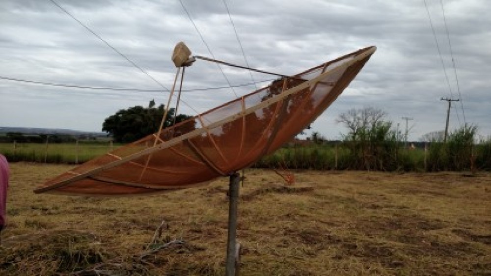 QUADROS VÊ SOLUÇÃO DA TV DIGITAL COMO CAMINHO PARA A FAIXA DE 3,5 GHZ, MAS HÁ MUITOS PROBLEMAS