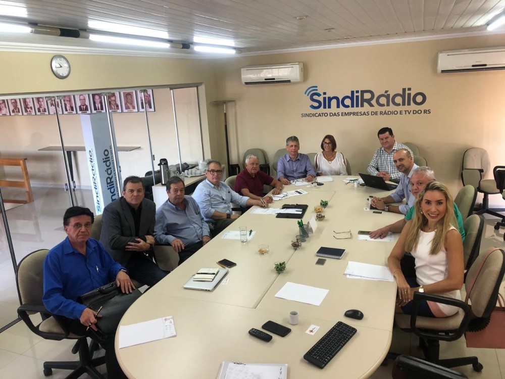 SINDIRÁDIO REALIZOU ASSEMBLEIA GERAL EXTRAORDINÁRIA EM PORTO ALEGRE