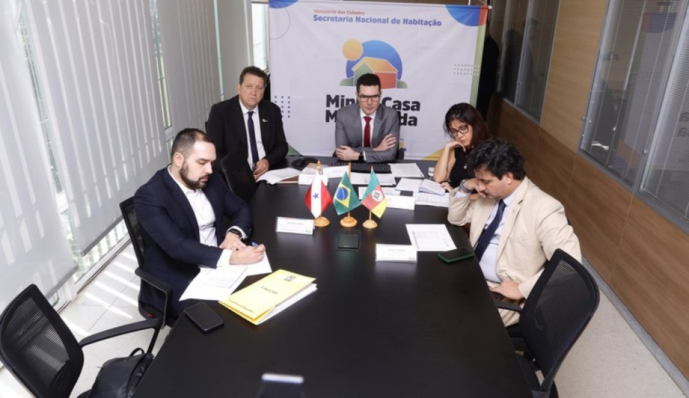 Chuvas no RS - Ministro das Cidades debate reconstrução de moradias com mais de 20 municípios gaúchos