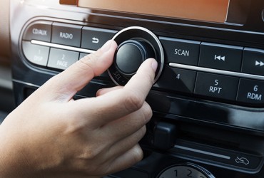 Audiência de áudio cresce nos Estados Unidos no 3º trimestre; rádio mantém papel central no consumo