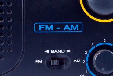 Migração AM-FM acelera novamente e Brasil registra mais de 1.180 emissoras ativas no dial FM