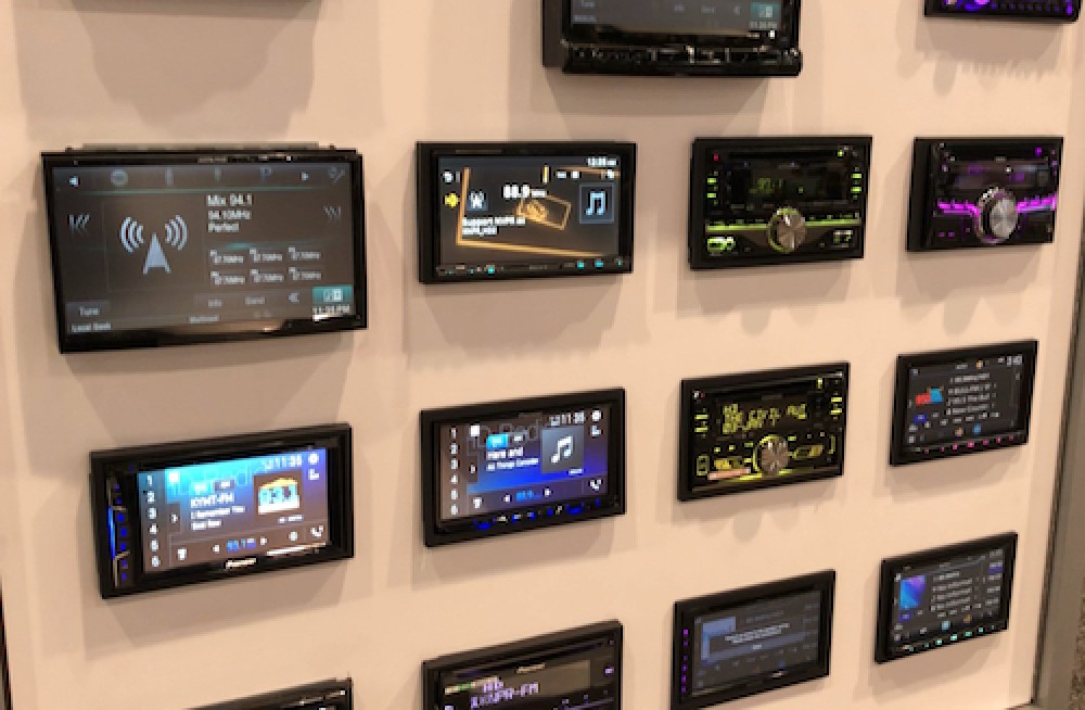 O RÁDIO PRECISA PARECER “BONITO” PERANTE AS OUTRAS MÍDIAS