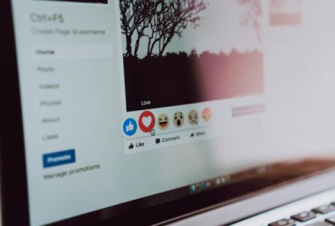 ESTRATÉGIAS DE YOUTUBE E FACEBOOK PARA RÁDIOS: COMO USÁ-LAS CORRETAMENTE