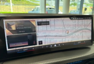 Multimídia presente atualmente em modelos recentes da BMW, com o rádio interagindo com outros serviços do sistema de multimídia / crédito: tudoradio.com