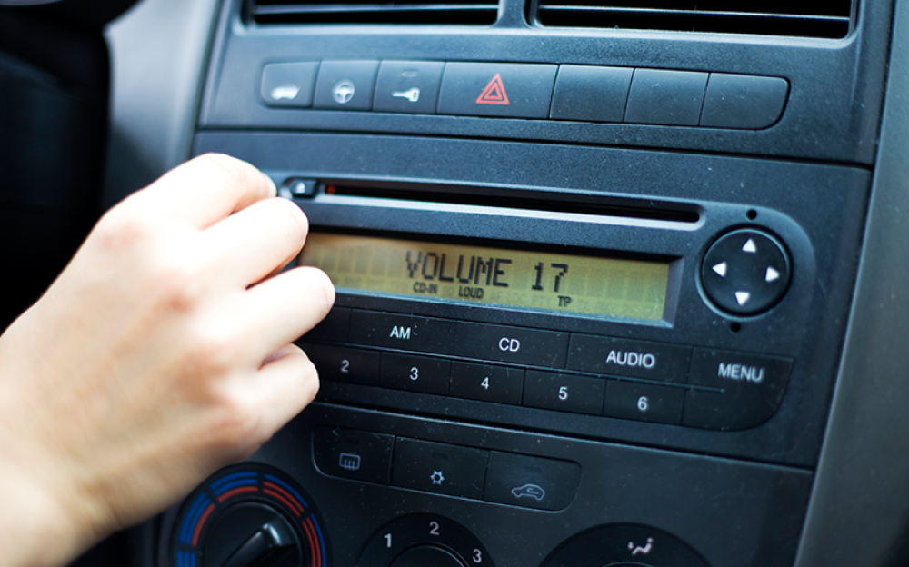 RADIO É A FUNÇÃO DOS SISTEMAS DE INFOTAINMENT QUE MENOS DISTRAI OS MOTORISTAS