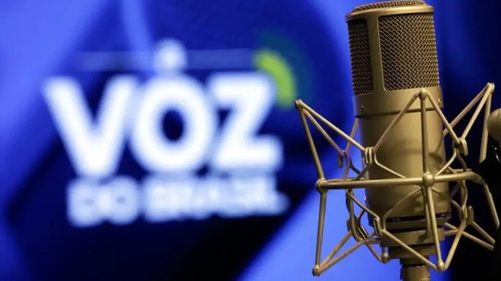 Programa A Voz do Brasil completa 90 anos no ar e amplia presença digital