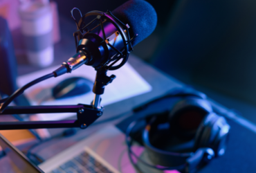 Investimentos em mídia no Brasil crescem 16% no primeiro semestre de 2024; Rádio mantém 3,9% de participação