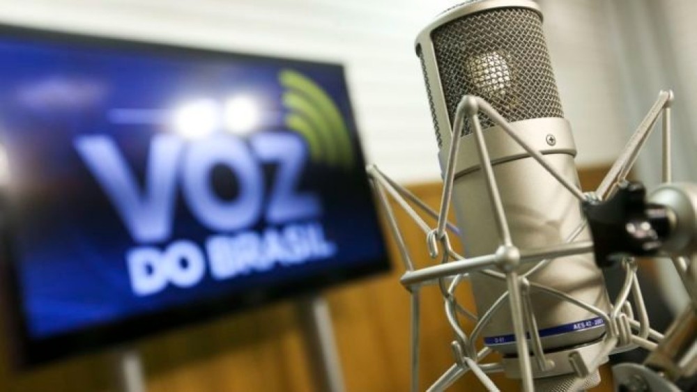 Congresso Nacional homenageia 90 anos da Voz do Brasil com lançamento de selo comemorativo