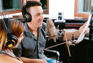 Rádio ganha espaço em campanhas locais com foco em retorno e integração digital