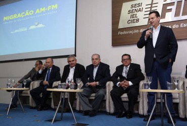 PARA MINISTRO, RÁDIOS QUE MIGRAM DE AM PARA FM DEMONSTRAM CONFIANÇA NO FUTURO DO BRASIL