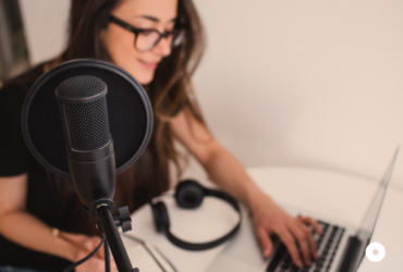 IAB Brasil e Offerwise divulgam estudo sobre a influência da publicidade digital no universo dos podcasts