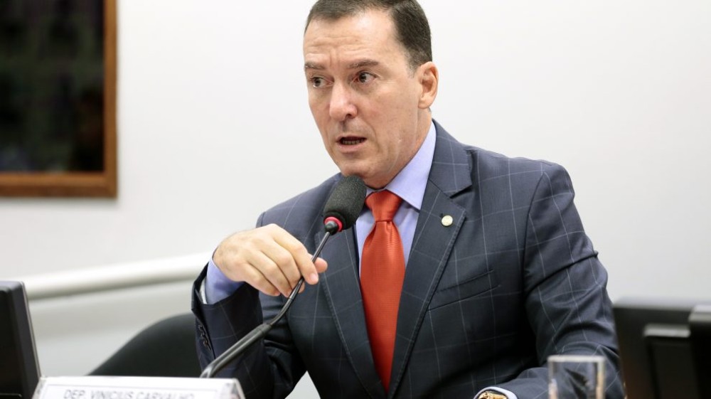 COMISSÃO REJEITA LIMITES À CONCENTRAÇÃO ECONÔMICA NA MÍDIA