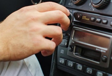 Análise: Estudo da Strategy Analytics aponta como que o rádio pode manter a sua relevância em automóveis conectados