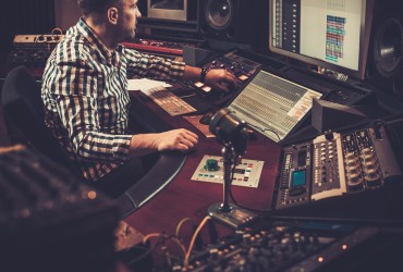 PÓS-GRADUAÇÃO EM GESTÃO DE EMPRESAS DE RADIODIFUSÃO CHEGA A 200 RADIODIFUSORES BENEFICIADOS