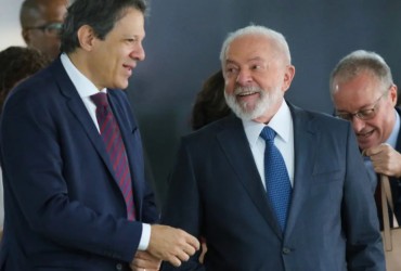 Lula assina MP revogando reoneração da folha de pagamento