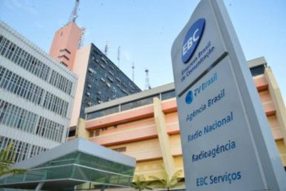 TEMER SANCIONA COM VETOS LEI QUE ALTERA ESTRUTURA DA EBC