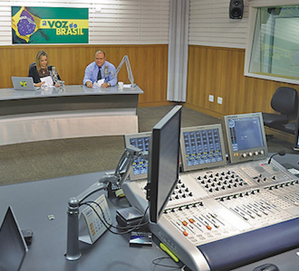 POR MAIS UM ANO, PROJETO DA FLEXIBILIZAÇÃO DA VOZ DO BRASIL FICA SEM VOTAÇÃO NA CÂMARA DOS DEPUTADOS