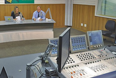 POR MAIS UM ANO, PROJETO DA FLEXIBILIZAÇÃO DA VOZ DO BRASIL FICA SEM VOTAÇÃO NA CÂMARA DOS DEPUTADOS