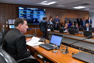 Oposição quer travar PLC 79 em mais comissões no senado