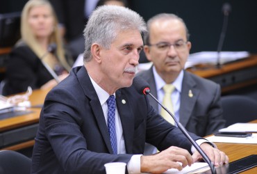 COMISSÃO APROVA PARCELAMENTO DE TAXAS PARA EMISSORAS DE RÁDIO MUDAREM DE POTÊNCIA