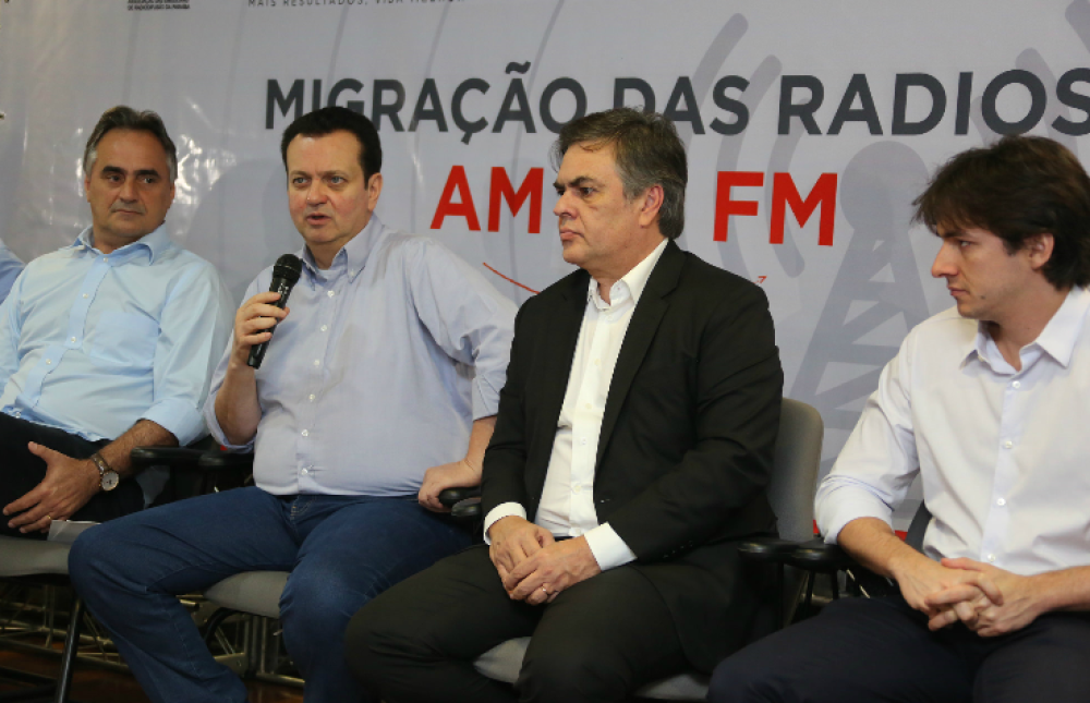 APESAR DOS AVANÇOS TECNOLÓGICOS, RÁDIOS PERMANECEM NO COTIDIANO DO BRASILEIRO