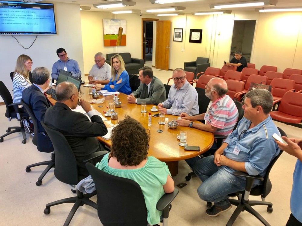 SINDIRÁDIO E SINDJORS SE REÚNEM PARA TRATAR DA CONVENÇÃO COLETIVA DE TRABALHO