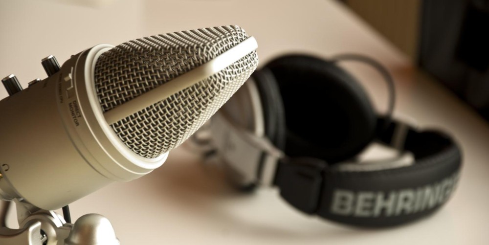 Rádio amplia sua presença no digital e mira receita de US$ 11 bilhões até 2030 nos EUA