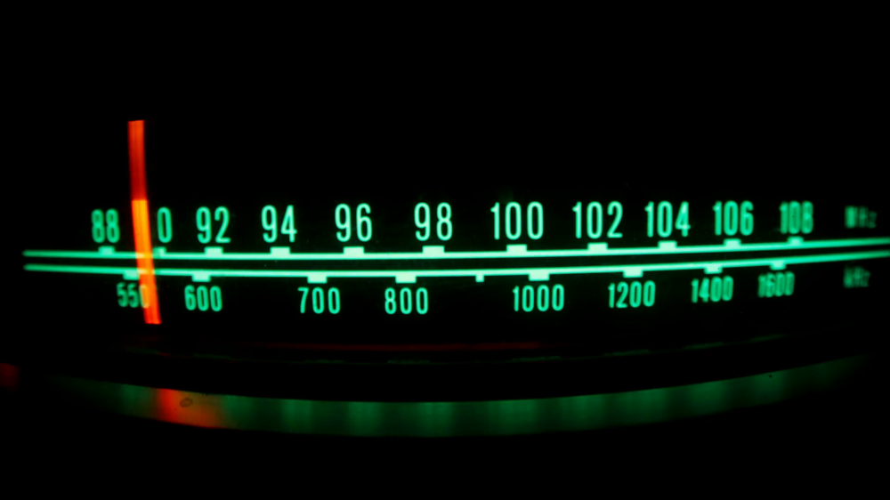 Ministério das Comunicações divulga extratos de termos aditivos para migração AM-FM para sete estados