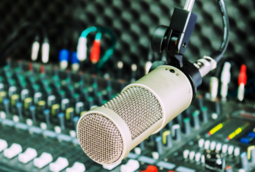 Rádio se mantém forte mesmo com novas formas de consumo, diz pesquisa