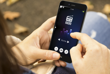 ENTIDADE INTERNACIONAL DE TELECOMUNICAÇÕES APOIA ATIVAÇÃO DOS CHIPS DE FM NOS CELULARES