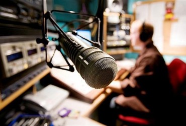 Rádio é o meio com maior credibilidade junto à população, segundo pesquisa XP/IPESP