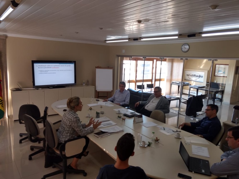 SINDIRÁDIO REALIZA REUNIÃO DE DIRETORIA EM PORTO ALEGRE