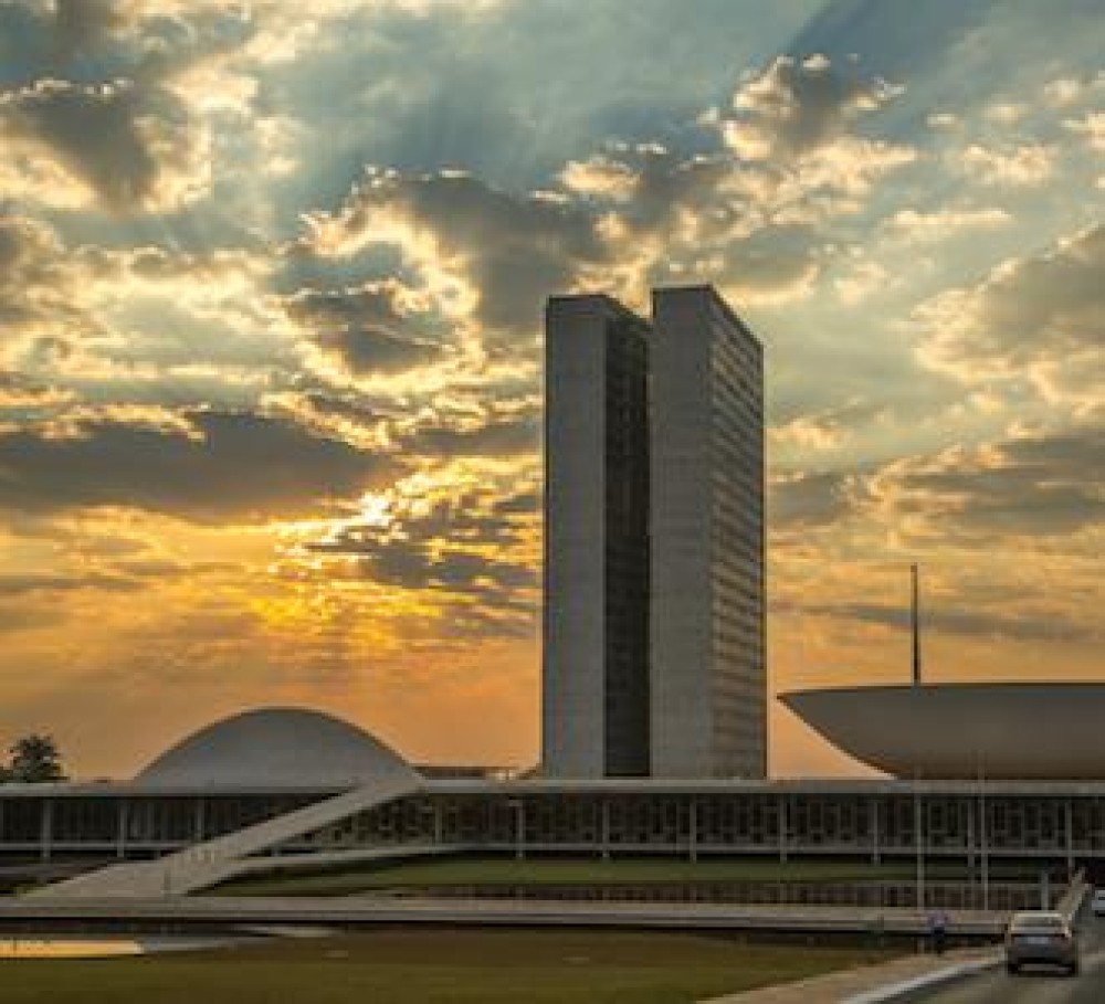 CCTCI APROVA PROJETO DE LEI QUE OBRIGA RÁDIO FM NOS CELULARES