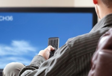 BRASILEIRO AUMENTA TEMPO QUE PASSA DIANTE DA TV