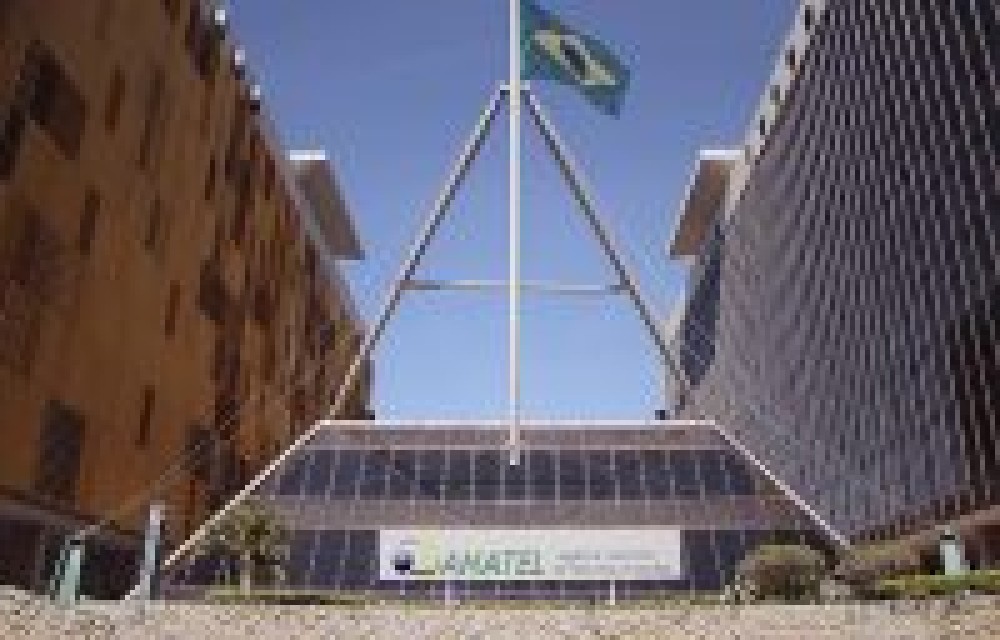 ANATEL FECHA RÁDIO PIRATA QUE INTERFERIA EM POUSOS NO GALEÃO