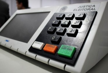 PROJETO DE LEI PRETENDE EXTINGUIR PROPAGANDA POLÍTICA GRATUITA NO RÁDIO E NA TV